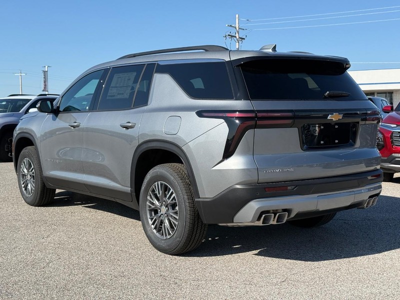 Chevrolet Traverse Vehicle Full-screen Gallery Image 4