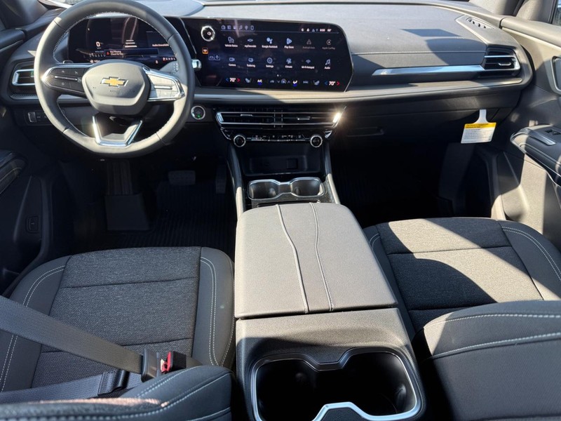 Chevrolet Traverse Vehicle Full-screen Gallery Image 8