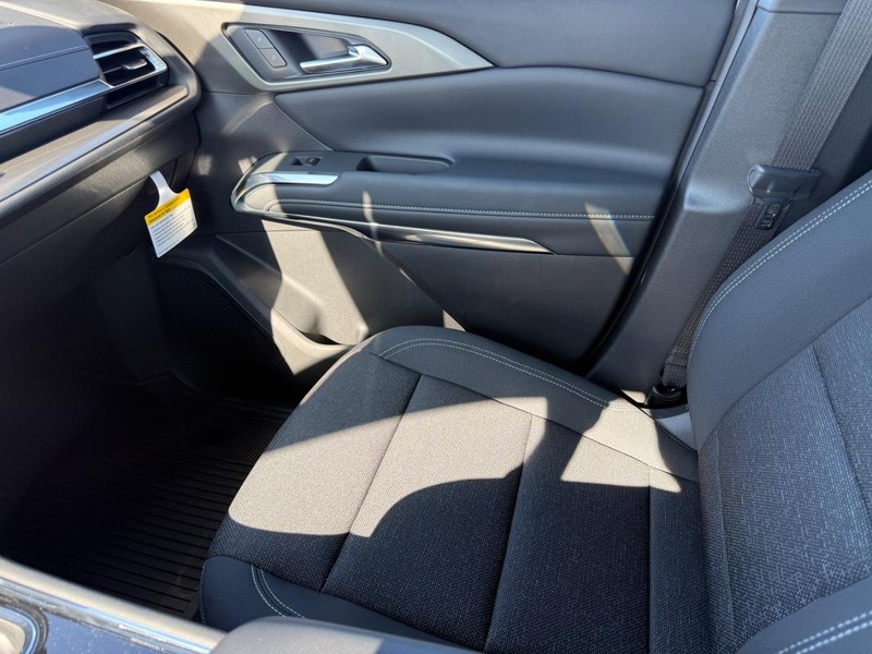 Chevrolet Traverse Vehicle Full-screen Gallery Image 16