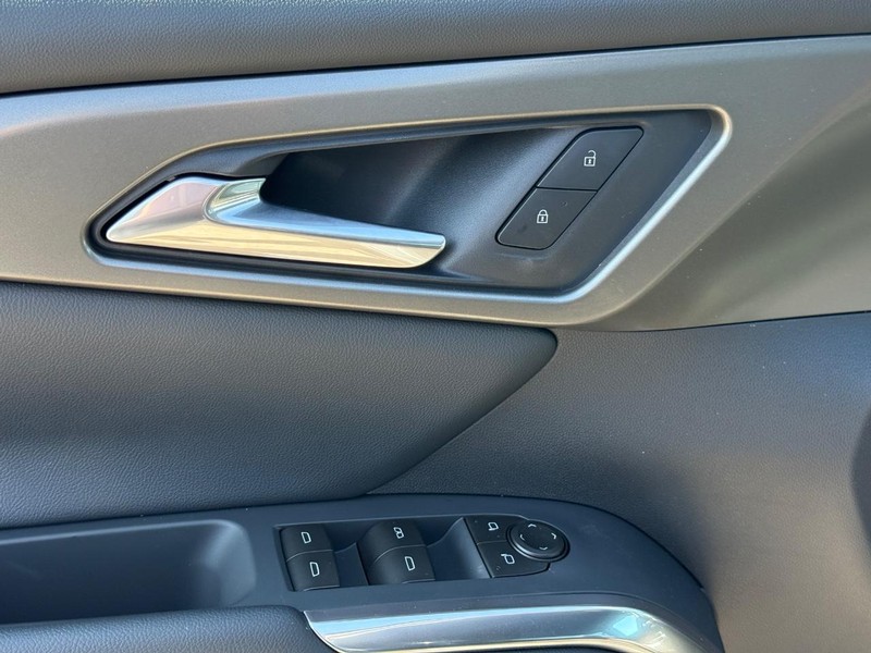 Chevrolet Traverse Vehicle Full-screen Gallery Image 17