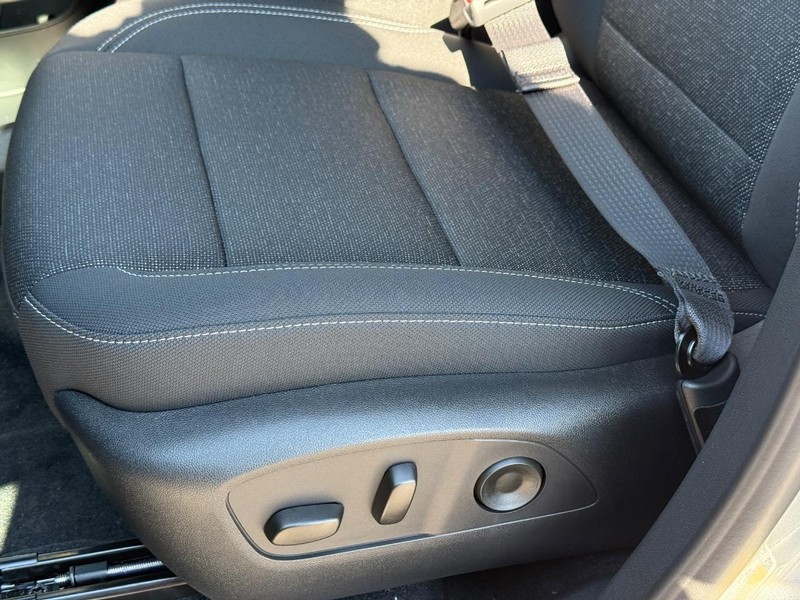 Chevrolet Traverse Vehicle Full-screen Gallery Image 18