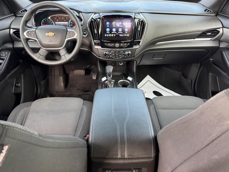Chevrolet Traverse Vehicle Full-screen Gallery Image 12
