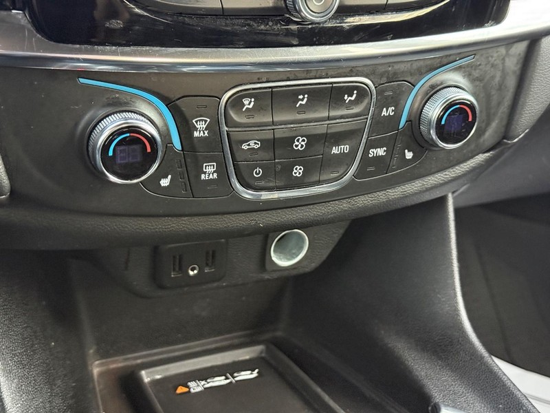 Chevrolet Traverse Vehicle Full-screen Gallery Image 19