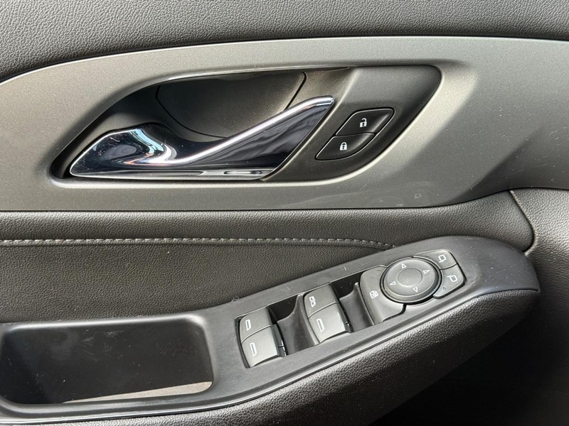 Chevrolet Traverse Vehicle Full-screen Gallery Image 23