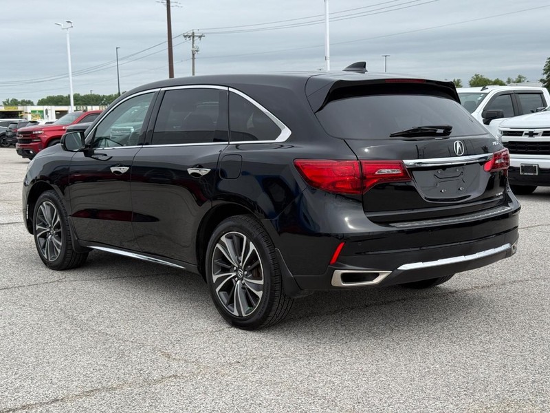 Acura MDX Vehicle Full-screen Gallery Image 3