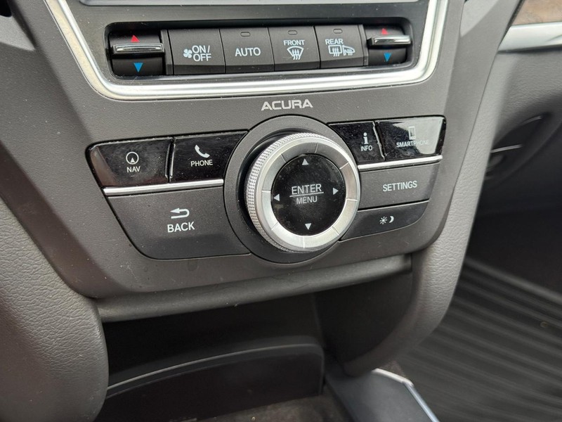 Acura MDX Vehicle Full-screen Gallery Image 20