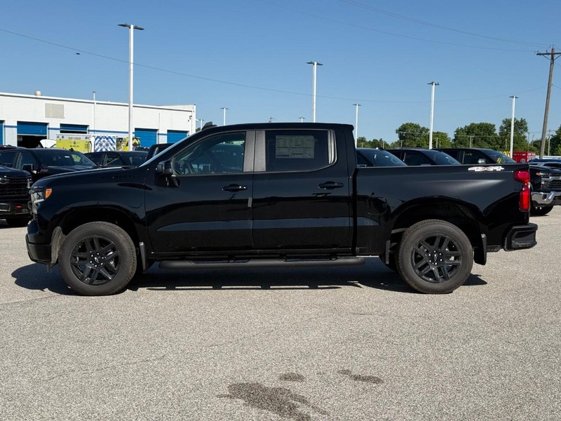 Chevrolet Silverado 1500 Vehicle Full-screen Gallery Image 2