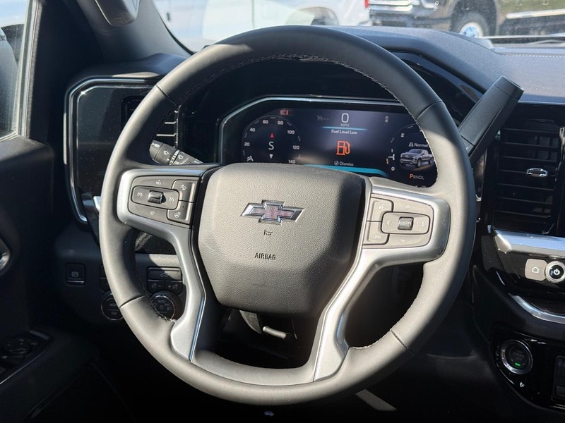 Chevrolet Silverado 1500 Vehicle Full-screen Gallery Image 7
