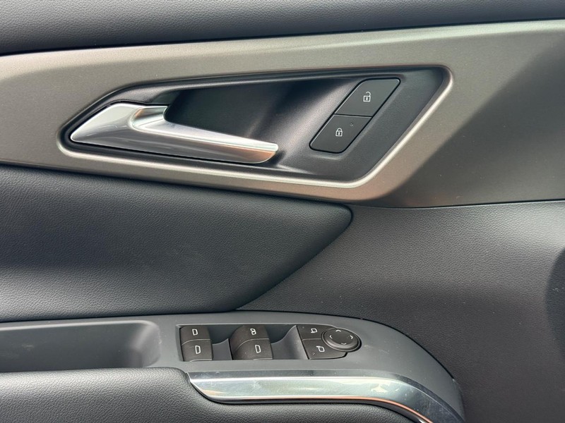 Chevrolet Traverse Vehicle Full-screen Gallery Image 17
