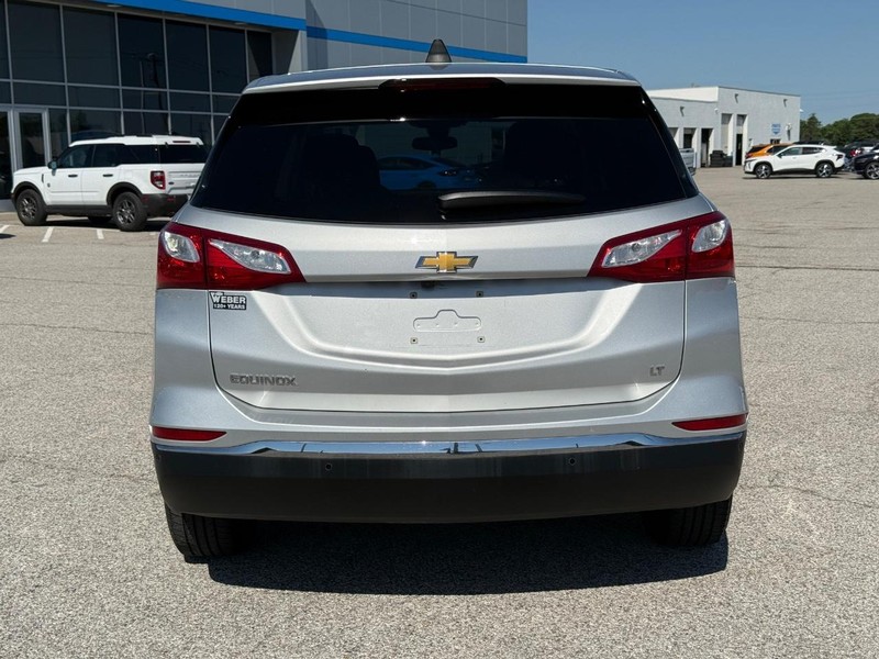 Chevrolet Equinox Vehicle Full-screen Gallery Image 04