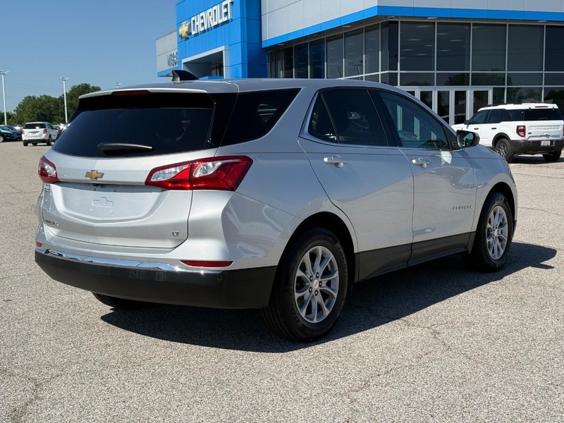 Chevrolet Equinox Vehicle Full-screen Gallery Image 05