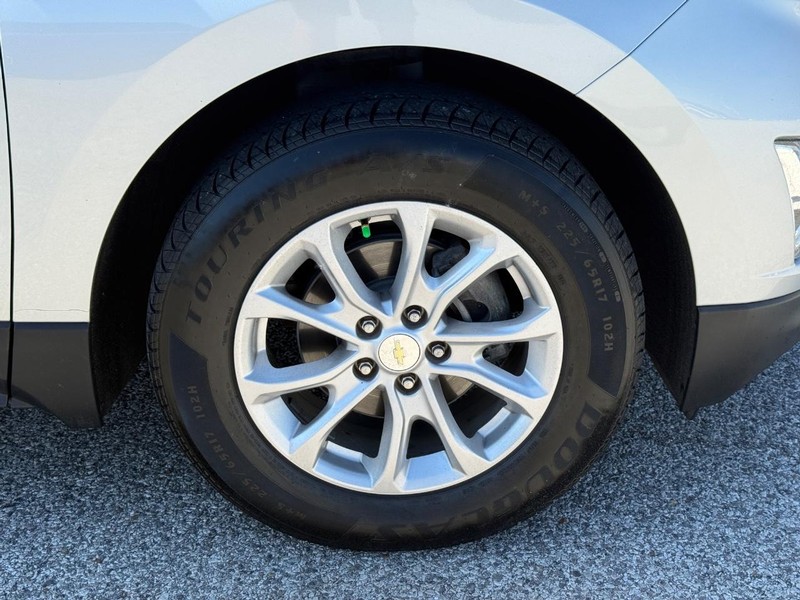 Chevrolet Equinox Vehicle Full-screen Gallery Image 07