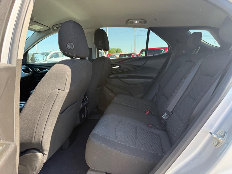 Chevrolet Equinox Vehicle Full-screen Gallery Image 10
