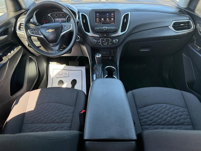 Chevrolet Equinox Vehicle Full-screen Gallery Image 11