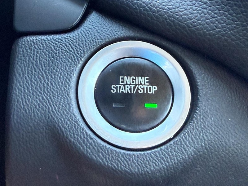 Chevrolet Equinox Vehicle Full-screen Gallery Image 15