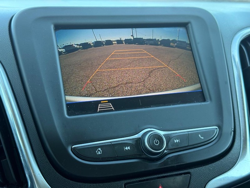 Chevrolet Equinox Vehicle Full-screen Gallery Image 17