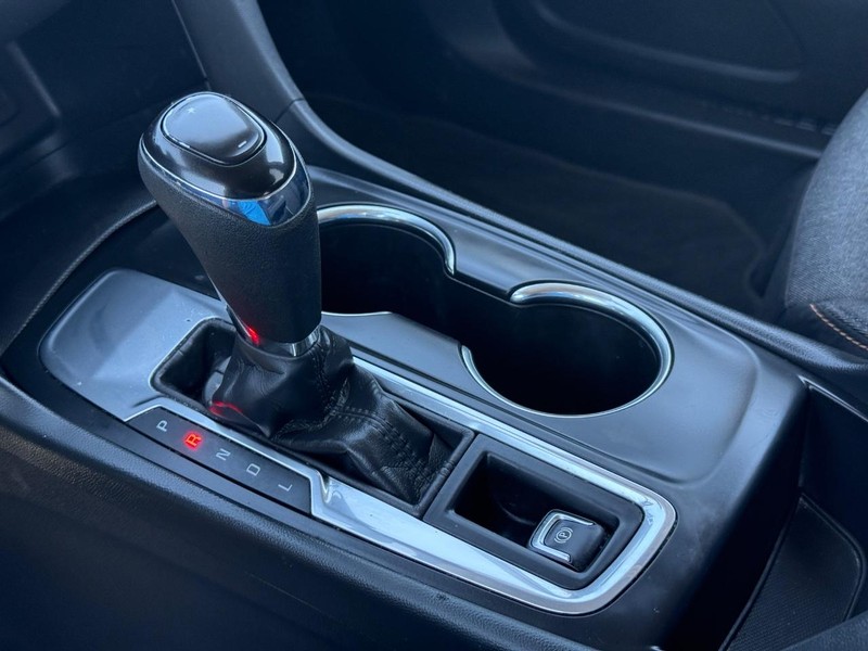 Chevrolet Equinox Vehicle Full-screen Gallery Image 19