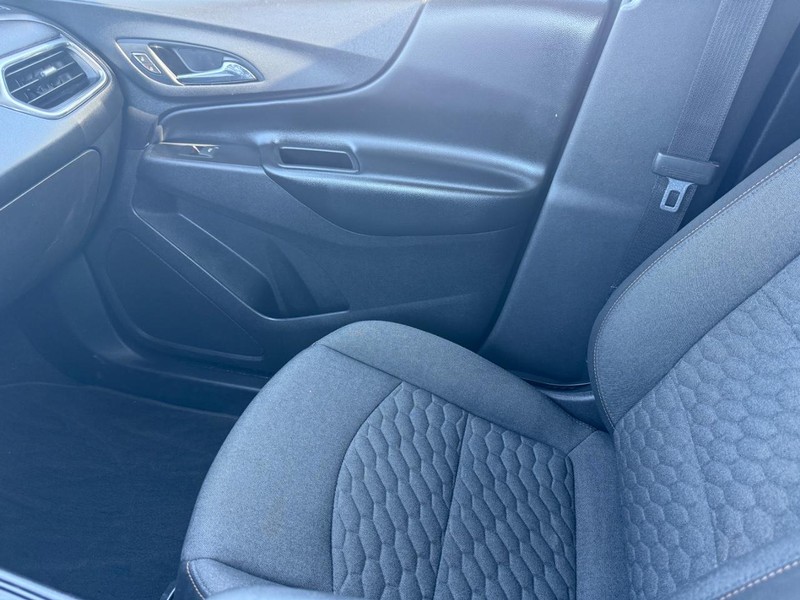 Chevrolet Equinox Vehicle Full-screen Gallery Image 20