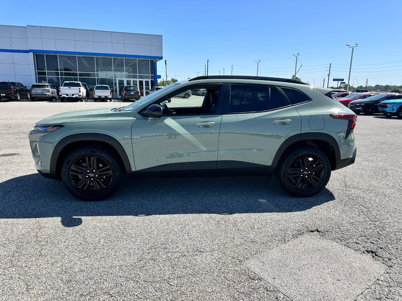 Chevrolet Trax Vehicle Full-screen Gallery Image 2