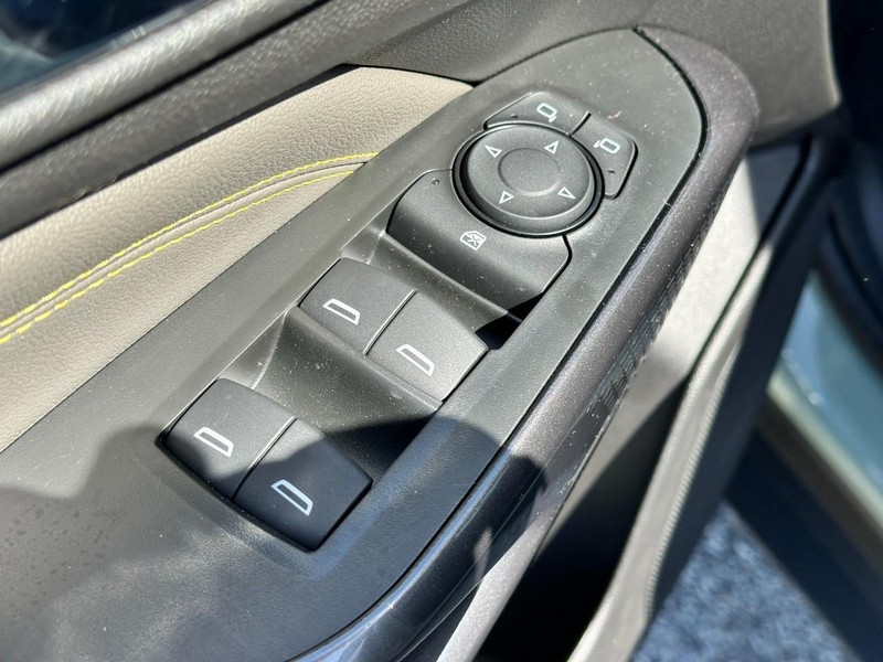 Chevrolet Trax Vehicle Full-screen Gallery Image 9