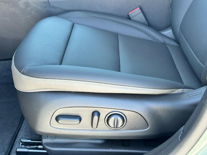 Chevrolet Trax Vehicle Full-screen Gallery Image 10