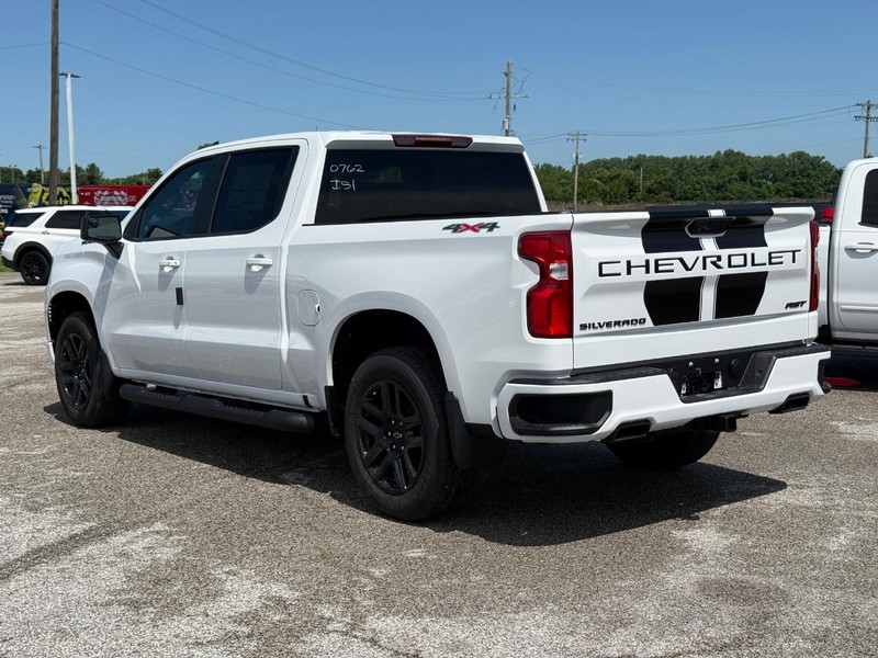 Chevrolet Silverado 1500 Vehicle Full-screen Gallery Image 3