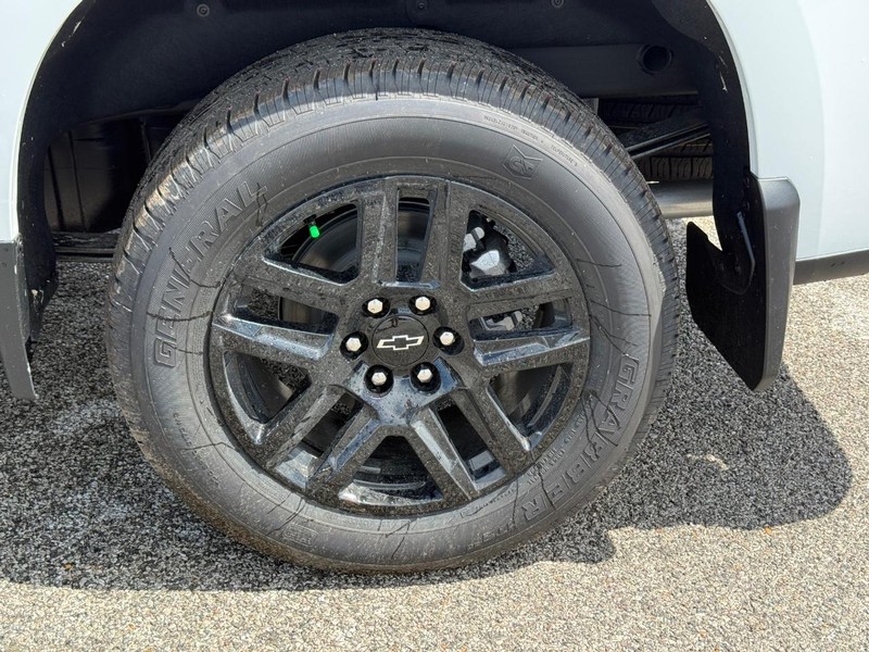 Chevrolet Silverado 1500 Vehicle Full-screen Gallery Image 4