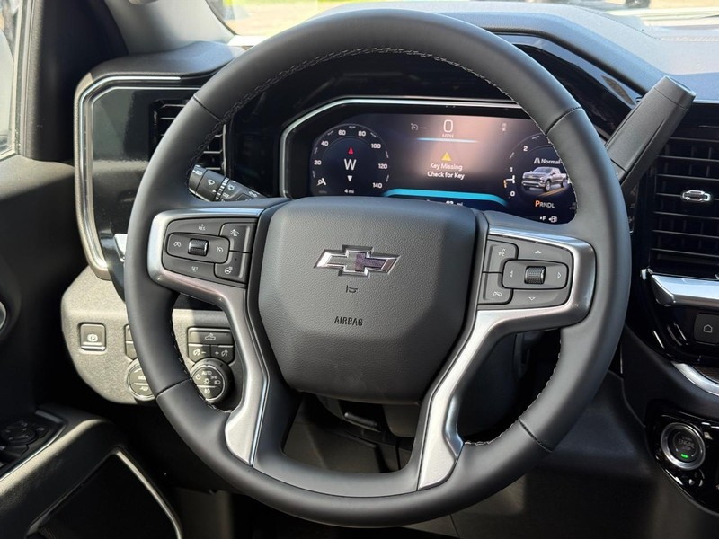 Chevrolet Silverado 1500 Vehicle Full-screen Gallery Image 7