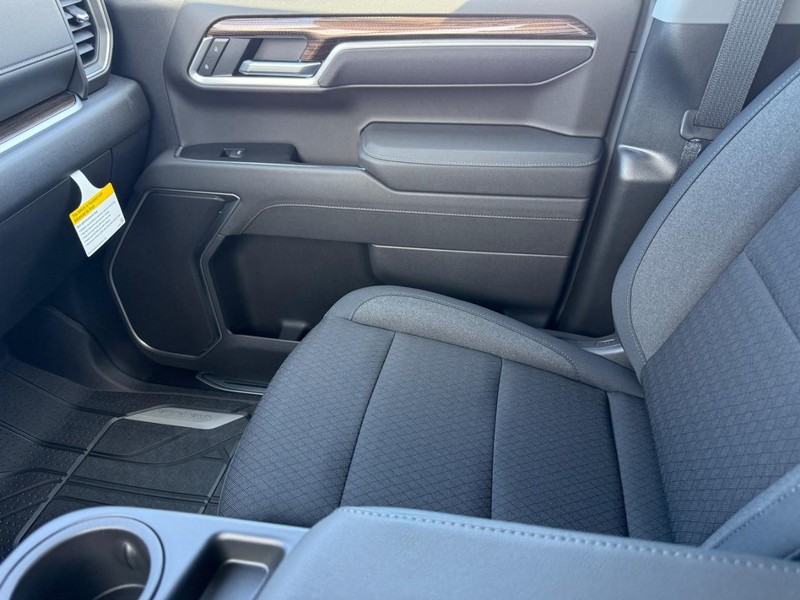 Chevrolet Silverado 1500 Vehicle Full-screen Gallery Image 14