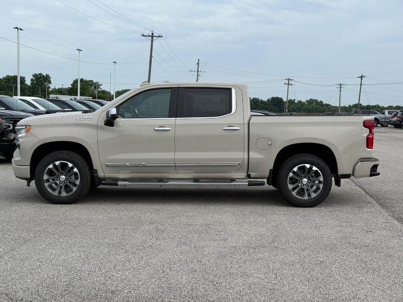 Chevrolet Silverado 1500 Vehicle Full-screen Gallery Image 2