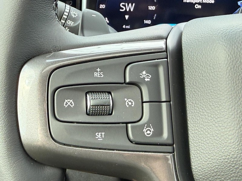 Chevrolet Silverado 1500 Vehicle Full-screen Gallery Image 10