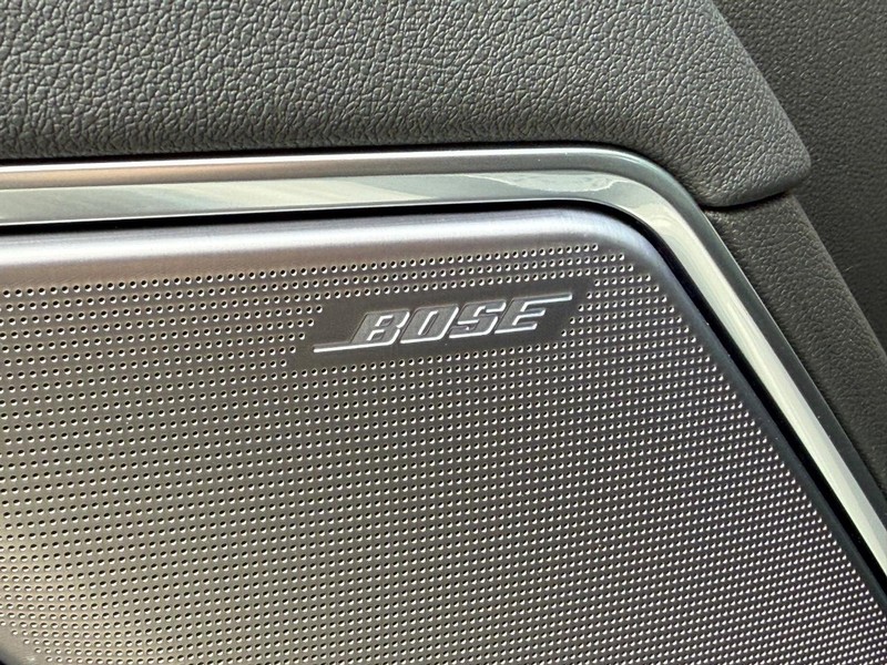 Chevrolet Silverado 1500 Vehicle Full-screen Gallery Image 19