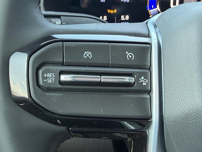Chevrolet Colorado Vehicle Full-screen Gallery Image 8