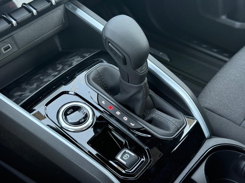 Chevrolet Colorado Vehicle Full-screen Gallery Image 14
