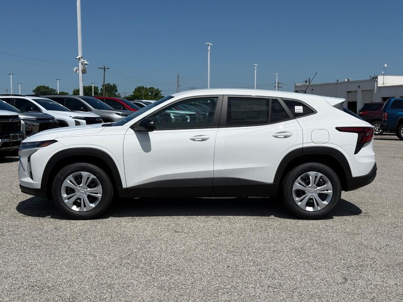 Chevrolet Trax Vehicle Full-screen Gallery Image 2