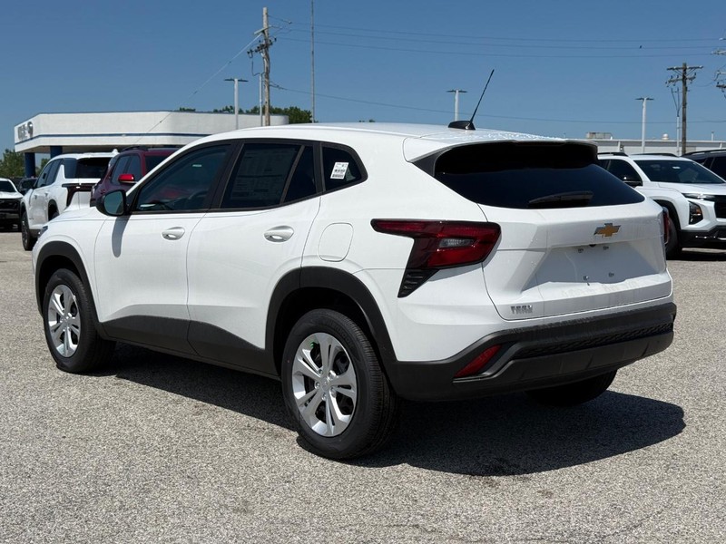 Chevrolet Trax Vehicle Full-screen Gallery Image 3