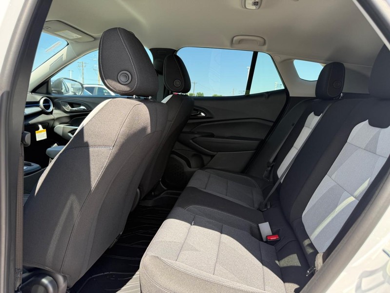 Chevrolet Trax Vehicle Full-screen Gallery Image 4