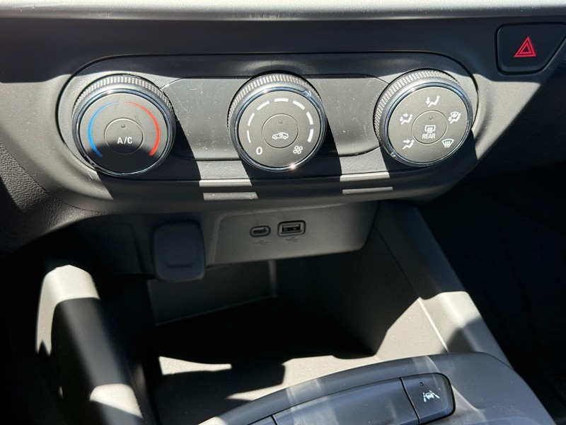 Chevrolet Trax Vehicle Full-screen Gallery Image 11