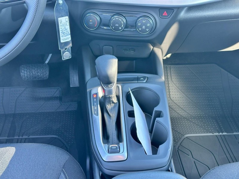 Chevrolet Trax Vehicle Full-screen Gallery Image 8