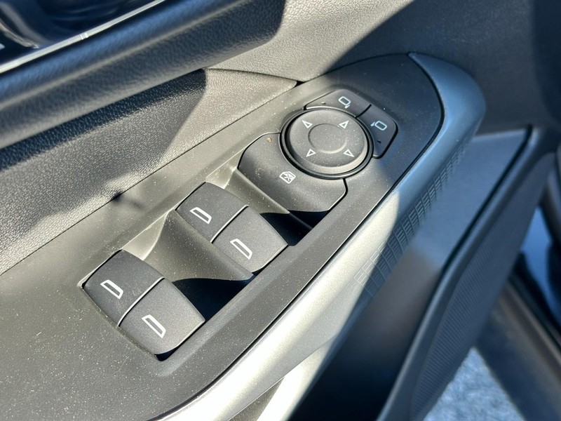 Chevrolet Trax Vehicle Full-screen Gallery Image 9
