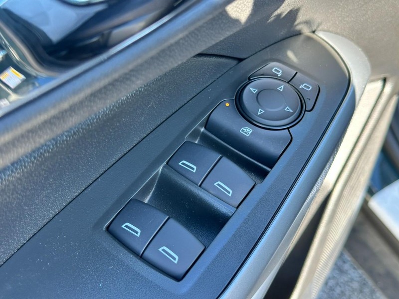 Chevrolet Trax Vehicle Full-screen Gallery Image 9