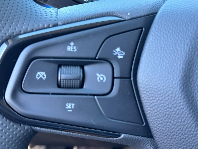Chevrolet Trax Vehicle Full-screen Gallery Image 11