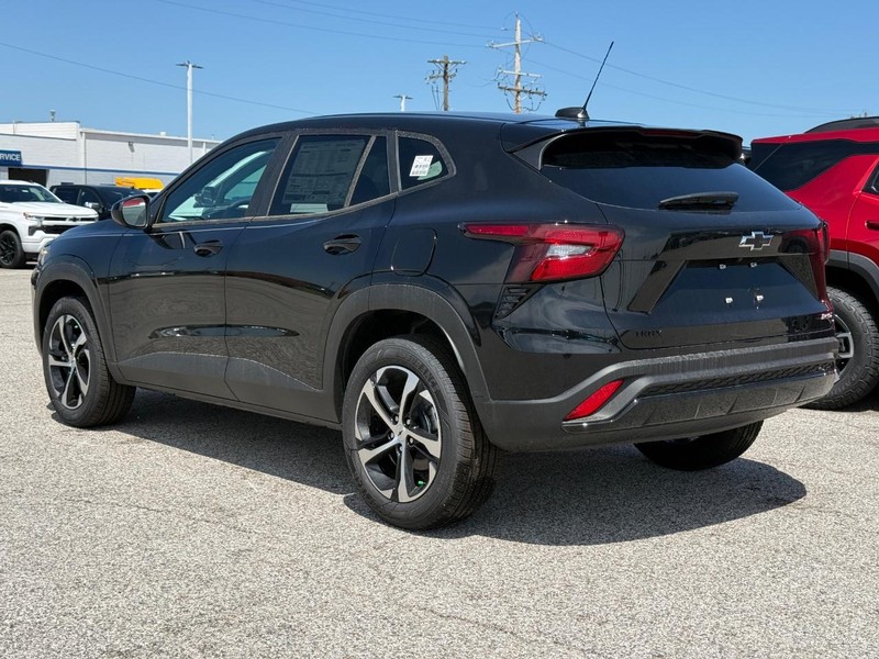 Chevrolet Trax Vehicle Full-screen Gallery Image 3