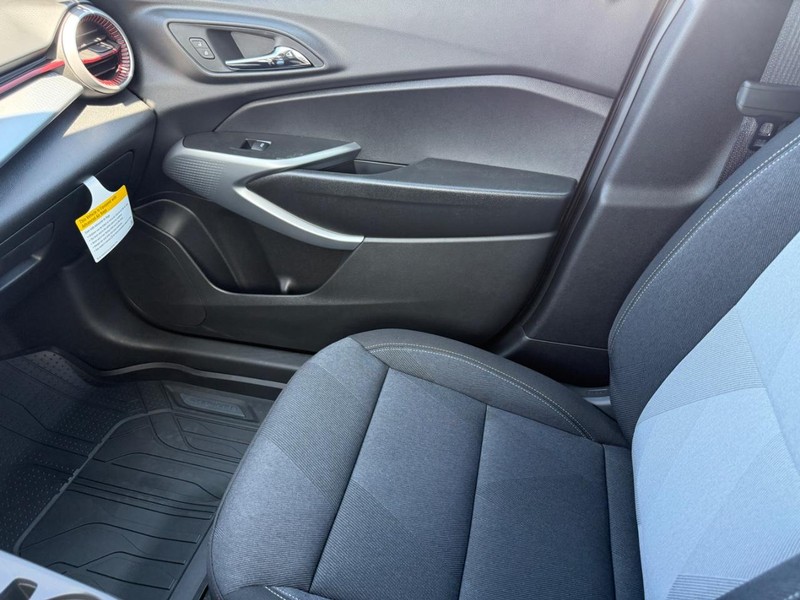 Chevrolet Trax Vehicle Full-screen Gallery Image 14