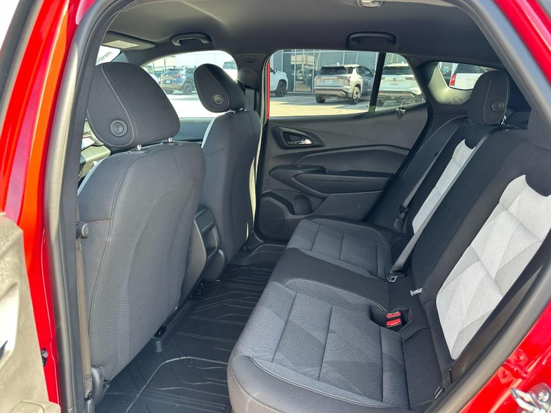 Chevrolet Trax Vehicle Full-screen Gallery Image 4