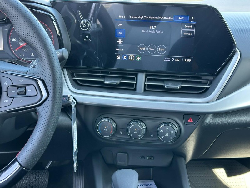 Chevrolet Trax Vehicle Full-screen Gallery Image 7