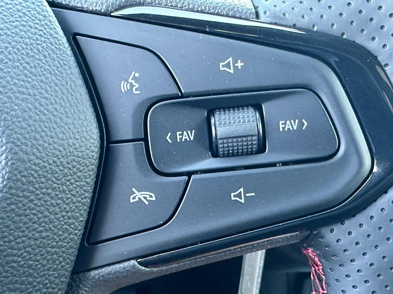 Chevrolet Trax Vehicle Full-screen Gallery Image 12
