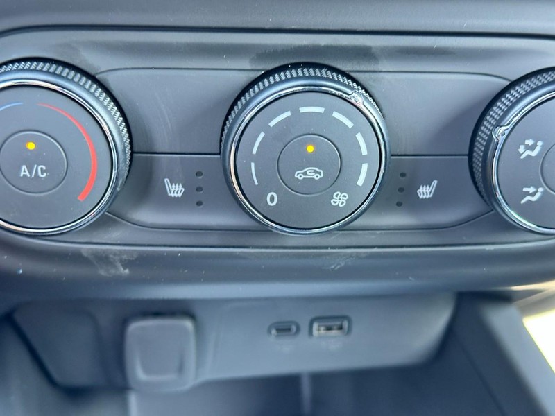 Chevrolet Trax Vehicle Full-screen Gallery Image 13