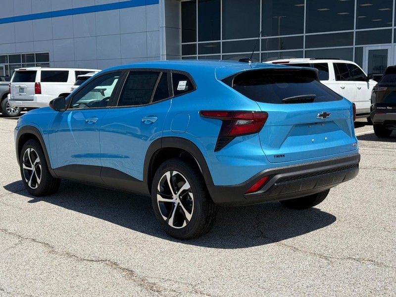 Chevrolet Trax Vehicle Full-screen Gallery Image 3