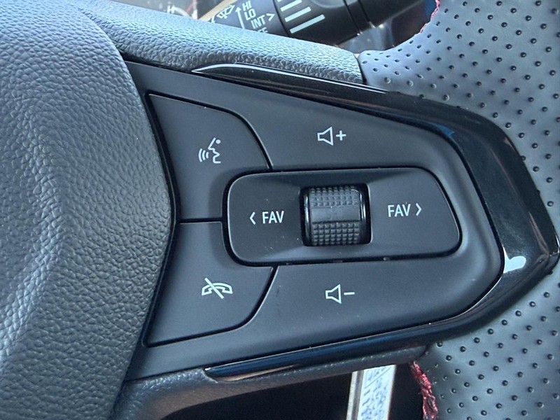 Chevrolet Trax Vehicle Full-screen Gallery Image 9